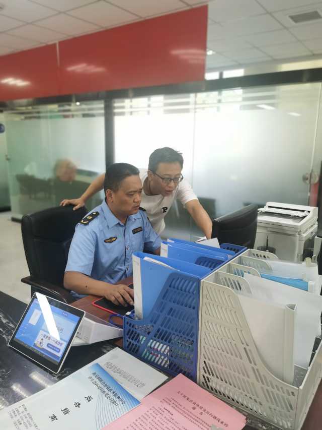 不忘军人本色，争当生态环保铁军 ​──记湖南怀化市生态环境局新晃分局局长杨毅