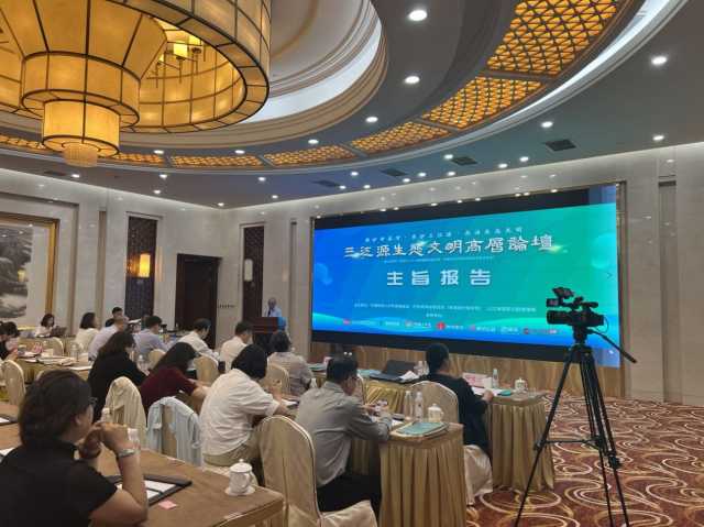 中国环境报快讯:三江源生态文明高层论坛在京举办!专家表示,要切实保护好地球“第三极”,努力把青藏高原打造成生态文明高地 中国环境报快讯:三江源生态文明高层论坛在京举办!专家表示,要切实保护好地球“第三极”,努力把青藏高原打造成生态文明高地